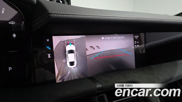 Porsche Taycan 2023 — photo 21