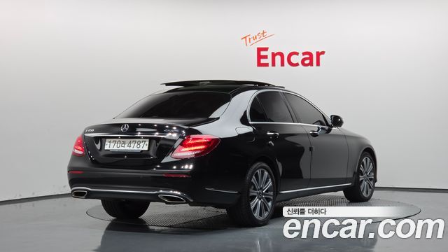 Mercedes-Benz E-Class 2020 — photo 2