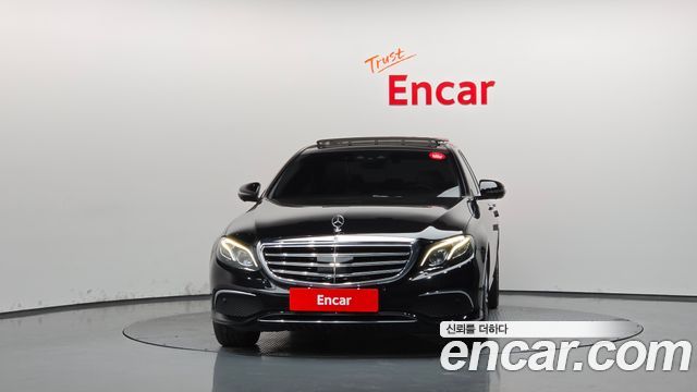Mercedes-Benz E-Class 2020 — photo 3