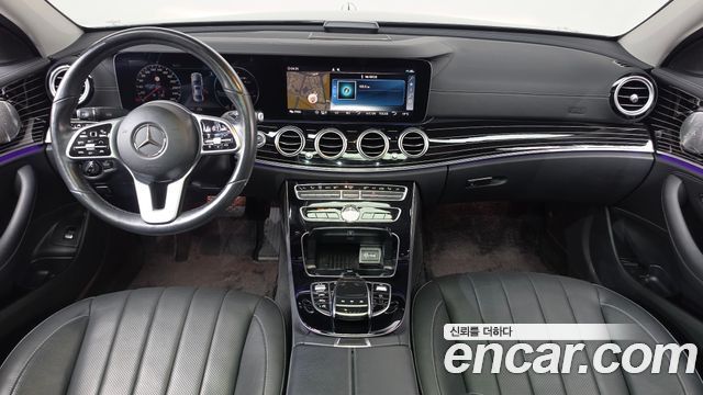 Mercedes-Benz E-Class 2020 — photo 10