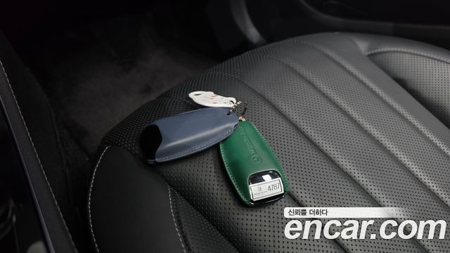 Mercedes-Benz E-Class 2020 — photo 21