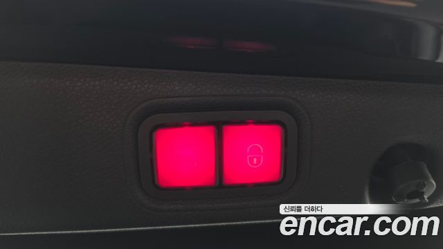 Mercedes-Benz E-Class 2020 — photo 25