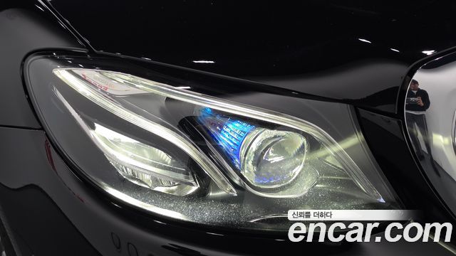 Mercedes-Benz E-Class 2020 — photo 8