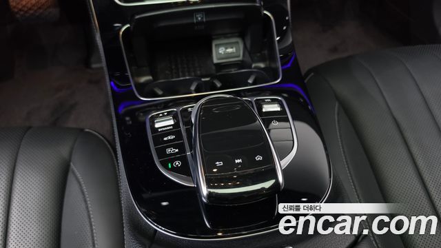 Mercedes-Benz E-Class 2020 — photo 27