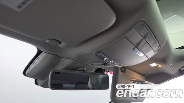 Mercedes-Benz E-Class 2020 — photo 28