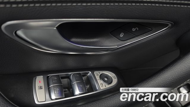 Mercedes-Benz E-Class 2020 — photo 30