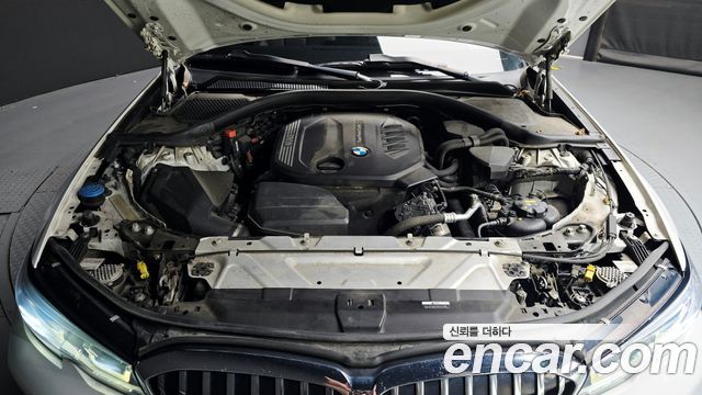 BMW 3-Series 2021 — photo 6