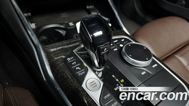 BMW 3-Series 2021 — photo 9