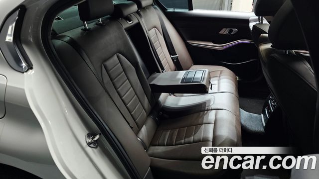BMW 3-Series 2021 — photo 12