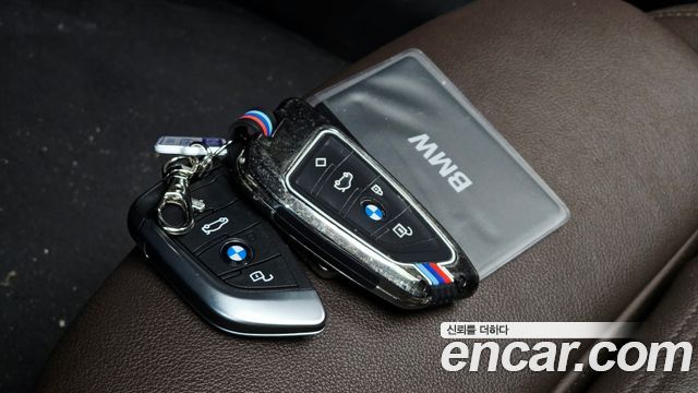 BMW 3-Series 2021 — photo 17