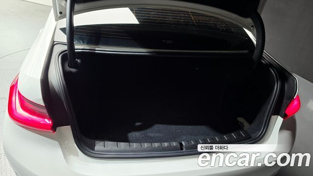 BMW 3-Series 2021 — photo 19
