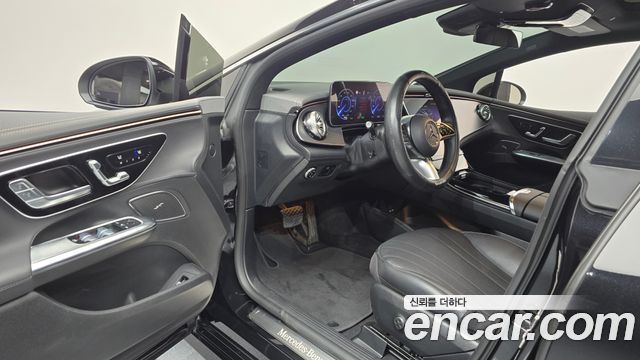 Mercedes-Benz EQE 2024 — photo 13
