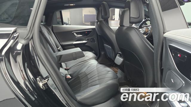 Mercedes-Benz EQE 2024 — photo 17