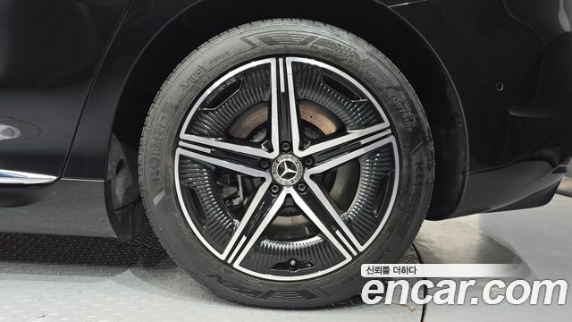 Mercedes-Benz EQE 2024 — photo 7