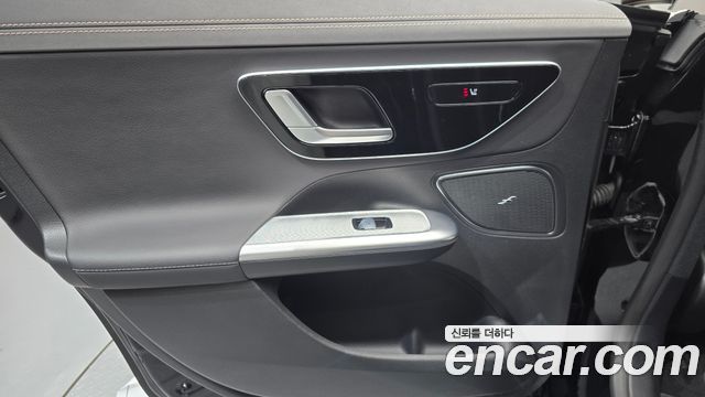Mercedes-Benz EQE 2024 — photo 15