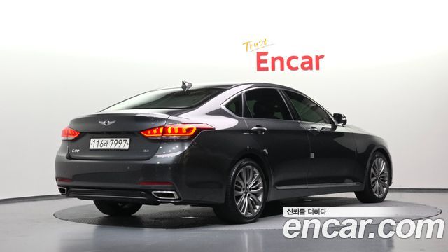 Genesis G80 2017 — photo 2