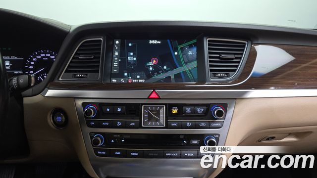 Genesis G80 2017 — photo 20