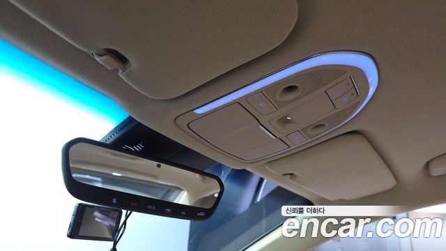 Genesis G80 2017 — photo 24