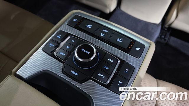 Genesis G80 2017 — photo 25