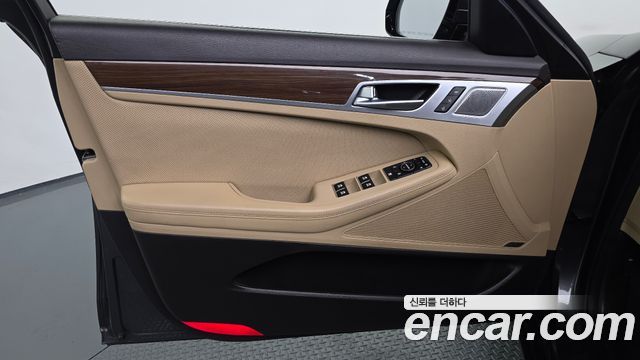 Genesis G80 2017 — photo 14