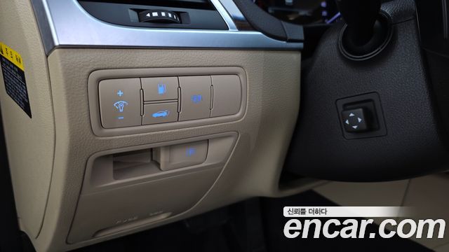 Genesis G80 2017 — photo 28
