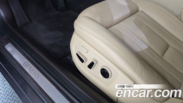 Genesis G80 2017 — photo 29