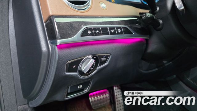 Mercedes-Benz S-Class 2020 — photo 38