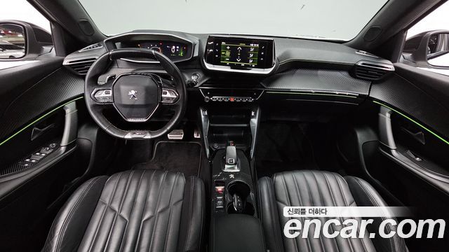 Peugeot 2008 2021 — photo 10