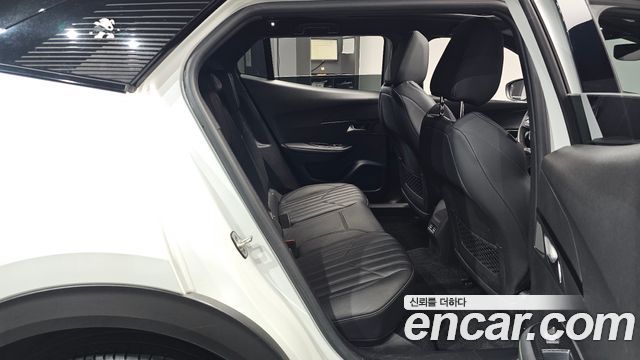 Peugeot 2008 2021 — photo 18