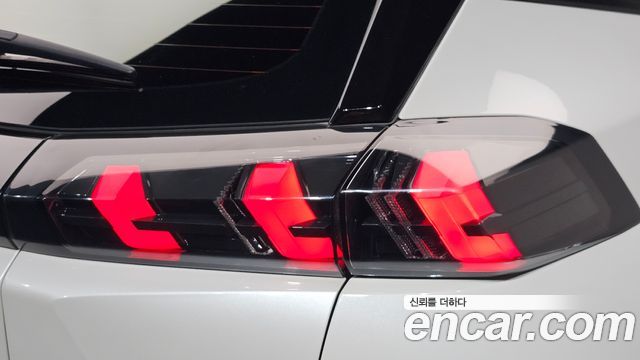 Peugeot 2008 2021 — photo 9