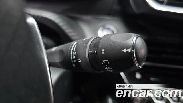 Peugeot 2008 2021 — photo 27