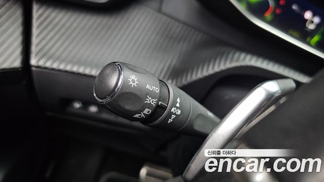 Peugeot 2008 2021 — photo 28
