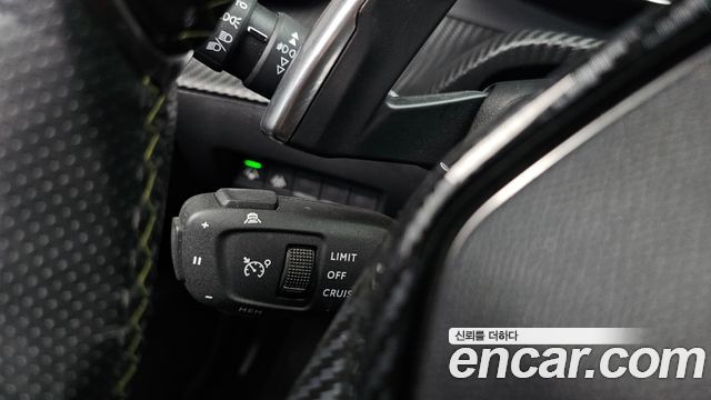 Peugeot 2008 2021 — photo 29