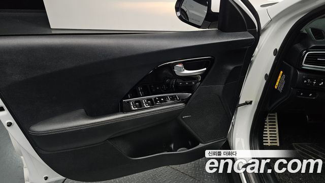 Kia Niro 2020 — photo 14