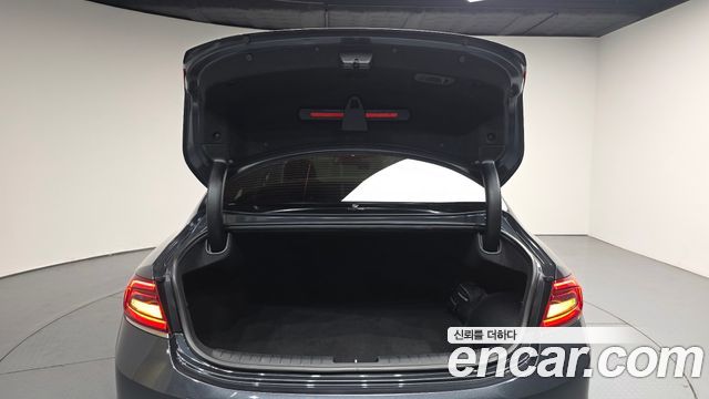 Hyundai Grandeur 2018 — photo 25