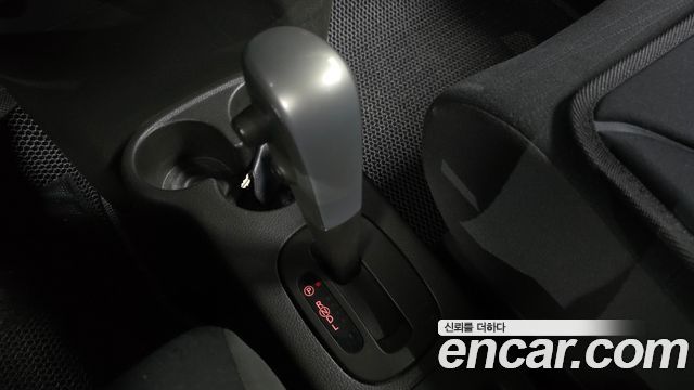 Nissan Cube 2012 — photo 12