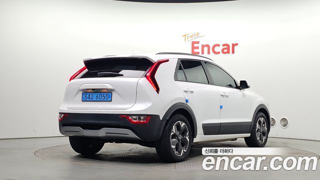 Kia Niro 2023 — photo 2