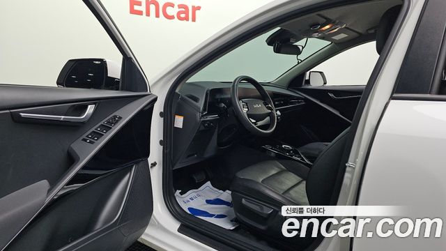 Kia Niro 2023 — photo 10