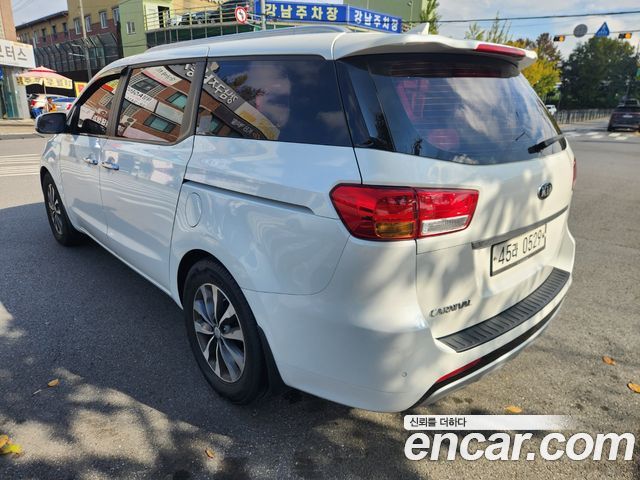 Kia Canival 2016 — photo 5