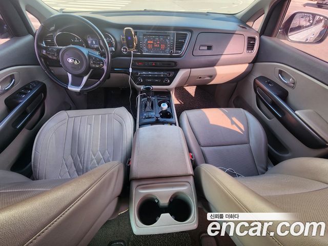 Kia Canival 2016 — photo 6