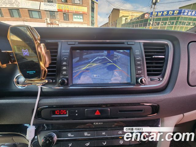 Kia Canival 2016 — photo 10