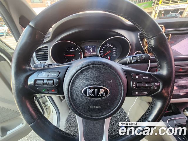 Kia Canival 2016 — photo 14