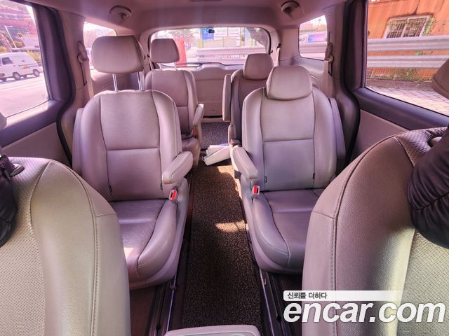 Kia Canival 2016 — photo 15
