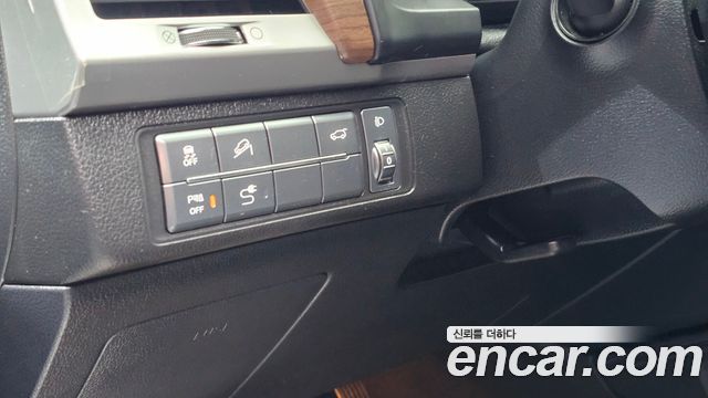 KG Mobility Rexton 2018 — photo 22