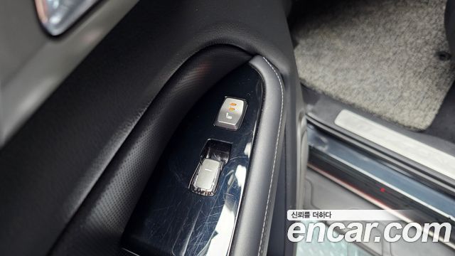 KG Mobility Rexton 2018 — photo 28