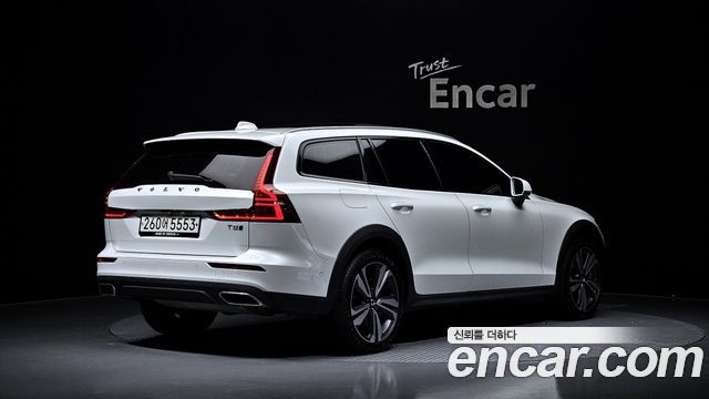Volvo V60 2020 — photo 2