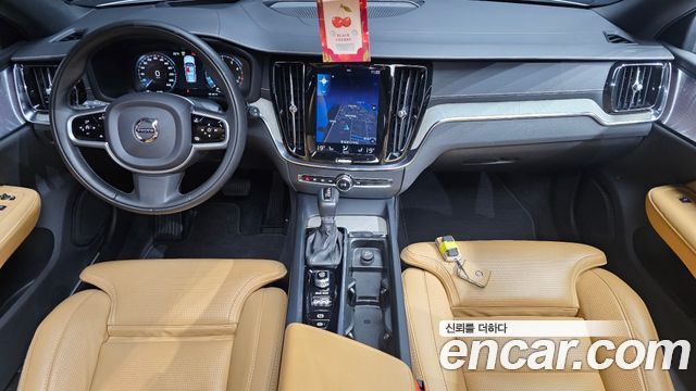 Volvo V60 2020 — photo 7