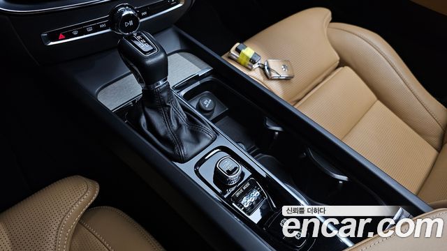 Volvo V60 2020 — photo 9