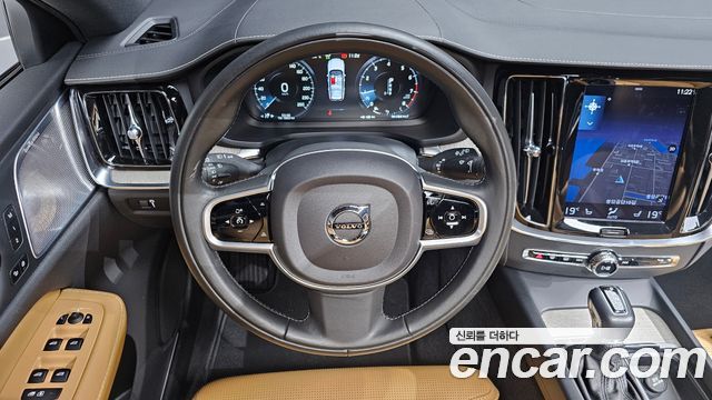 Volvo V60 2020 — photo 13