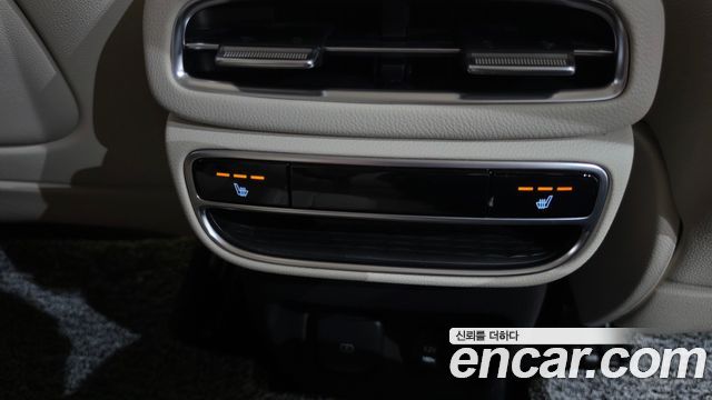 Genesis GV80 2022 — photo 32
